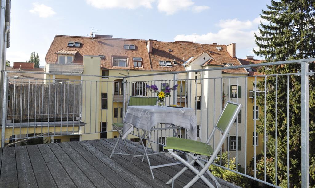 Apartment Mit Grossem Balkon Грац Экстерьер фото